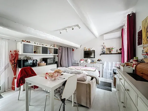 Studio 1 pièce 28 m² 