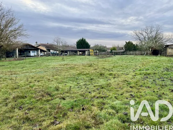 Terrain 3053 m² 