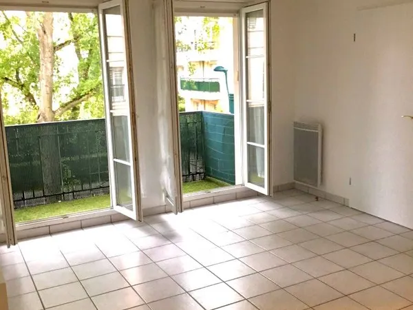 Loue appartement T2 avec balcon 