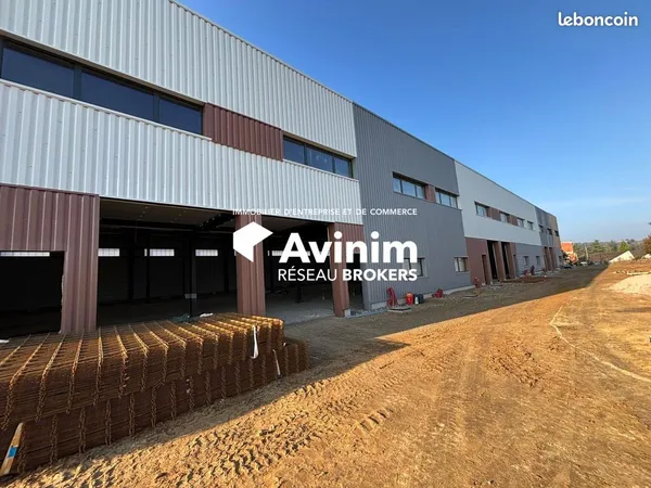 Local 1260 m² Viarmes 