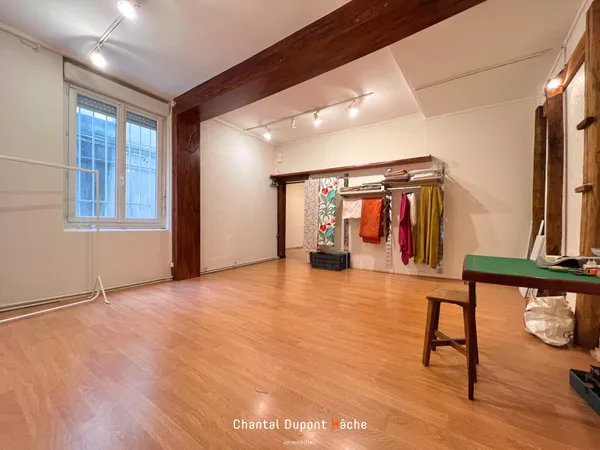 CHARTRES RUES PIETONNES- Local commercial à vendre en rez de 