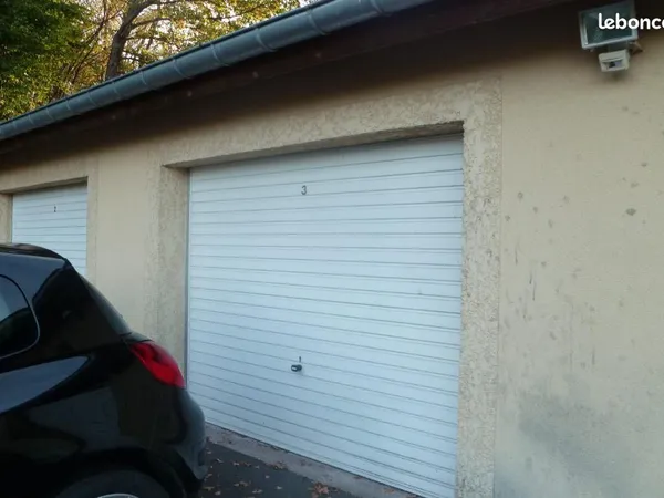 Garage/box 50 m² Saint Nabord 
