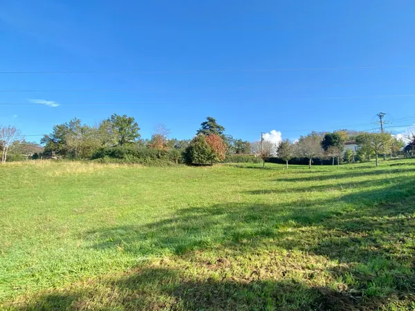 Grand terrain à bâtir 