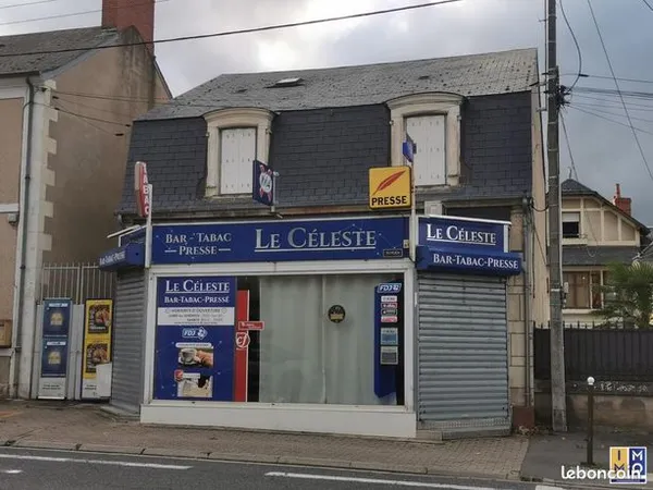 Local commercial 4 pièces 140 m² 
