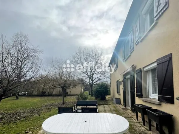 Pavillon 8 pièces 180 m² 