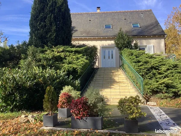 Maison avec dépendance/atelier 