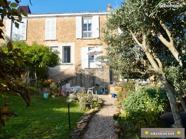 Château 5 pièces 151 m² 
