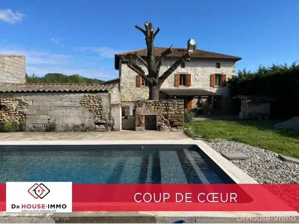 Charmante maison de 6 pièces avec piscine et terrain exceptionnel à Geyssans. 