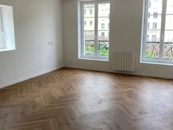 Studio 1 pièce 33 m² 