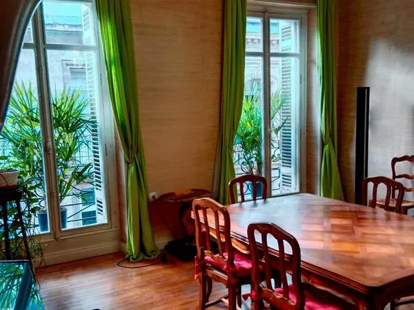 Immeuble 11 pièces 270 m² 