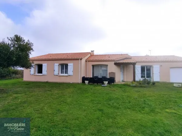 Maison de plain-pied 5 pièces 155 m² 