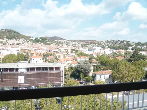MEDIATHEQUE - STUDIO AVEC SUPERBE VUE 