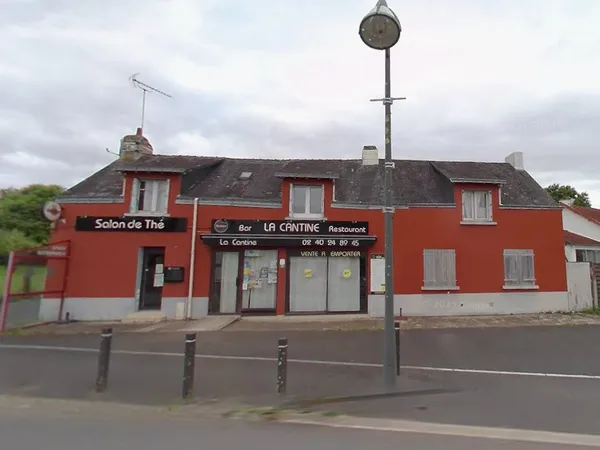 Maison 179 m2 à rénover dans le bourg de Sévérac. 