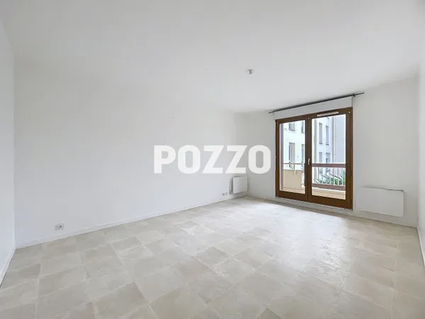 A LOUER : APPARTEMENT T2 - 48 M² - AVENUE CROIX GUERIN - BALCON - GARAGE 