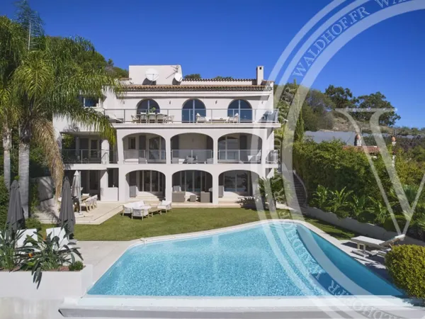 VILLA DE 5 CHAMBRES VUE MER CANNES CALIFORNIE 