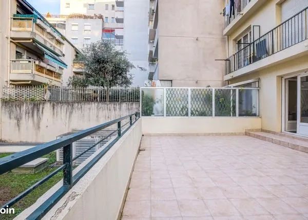 Studio 1 pièce 23 m² 