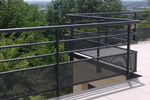 Bel appartement 3 pièces avec balcon et 2 parkings EXPO SUD - Centre ville 