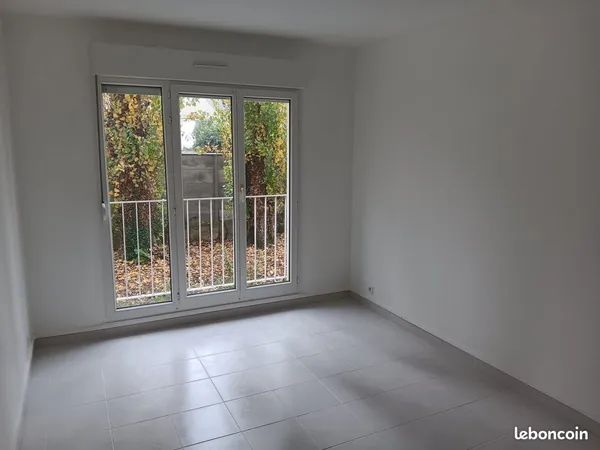 Appartement T2 refait à neuf 43 m² - quartier Courlancy 