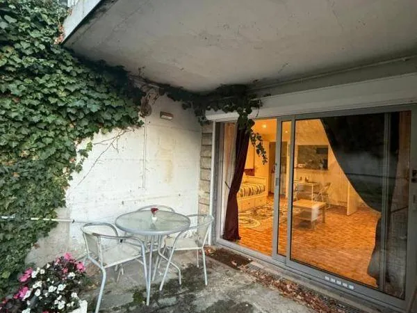 Studio 1 pièce 24 m² 