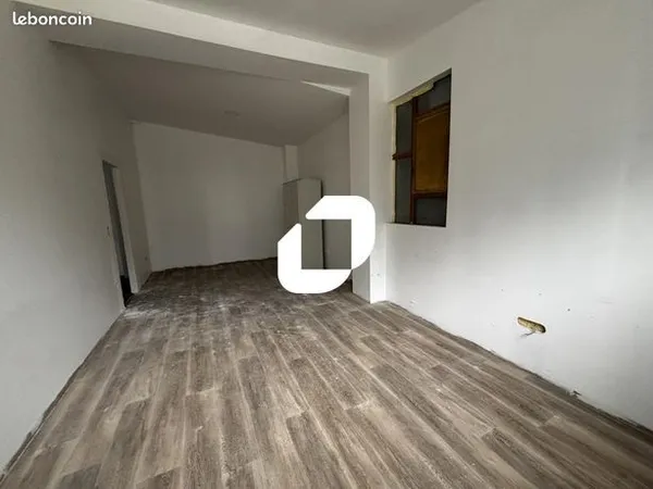 Local commercial 140 m² 