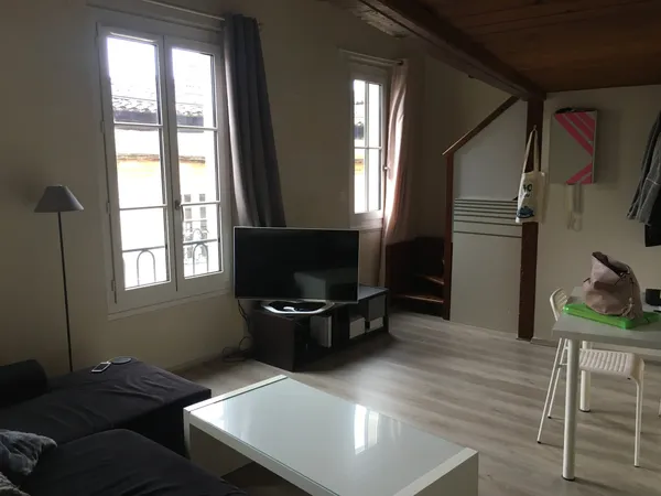 PROCHE CAMILLE JULIAN - T1 DUPLEX - 34M2 
