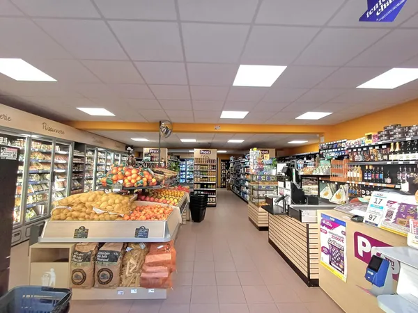 Fond de commerce, épicerie , rénovée ,haute rentabilité 