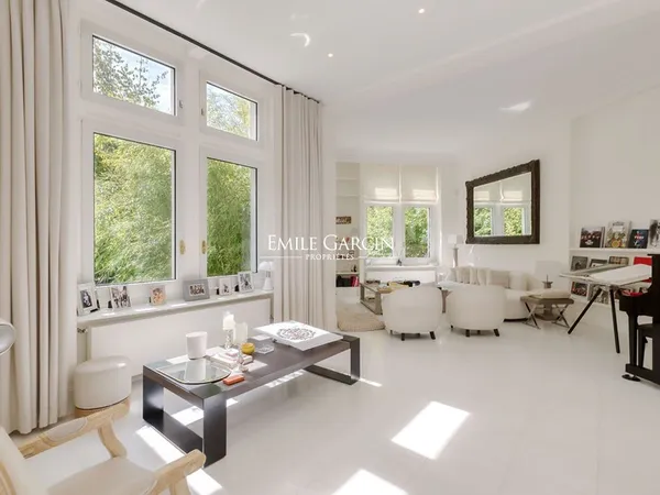 Appartement 7 pièces 246 m² 