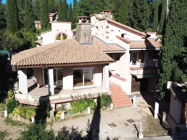 Villa 6 pièces 187 m² 