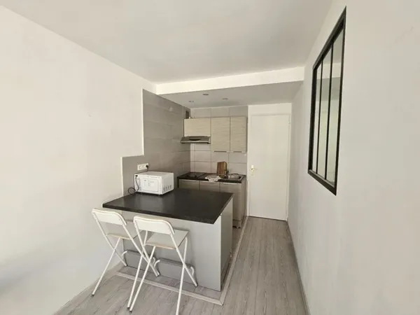 Studio meublé à louer 