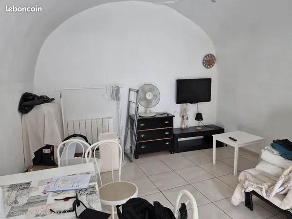 Studio 1 pièce 23 m² 