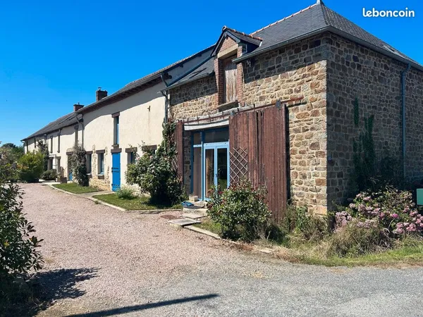 Longère rénovée 50m de longueur * 7.50m de largeur 