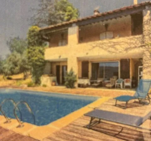 Propriété 10 pièces 280 m² 