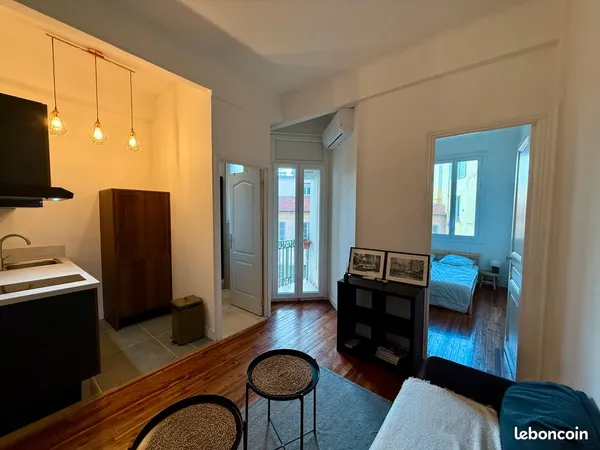 2 pièces 30.16 m² 2p rénové port de nice 