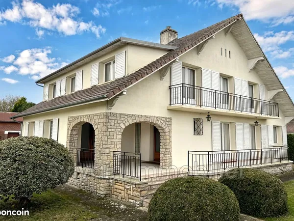 Maison 7 pièces 205 m² 