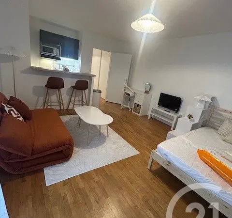 Studio 1 pièce 32 m² 