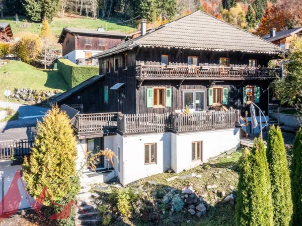 Spacieux Chalet Individuel dans un Quartier Très Recherché, à 10 