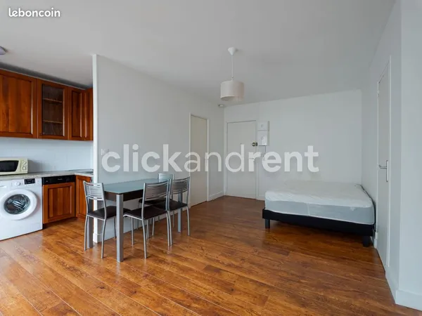 Studio 1 pièce 28 m² 