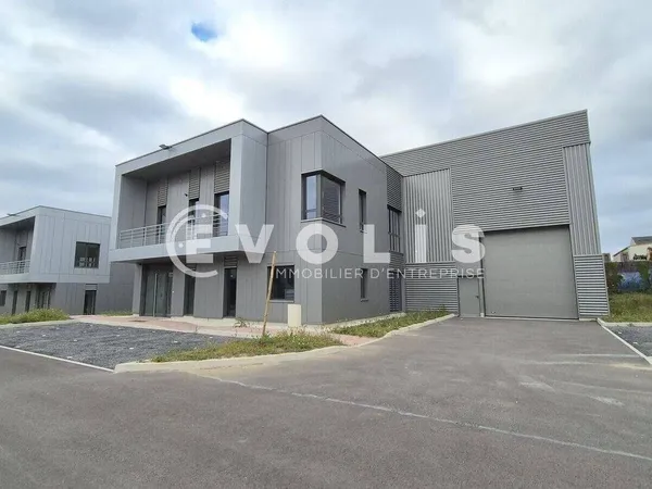 Local d'activité 4459 m² 