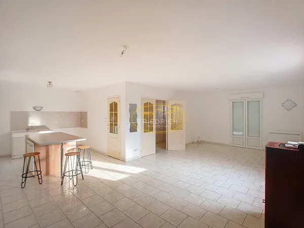 Charmant pavillon indépendant avec garage et jardin 