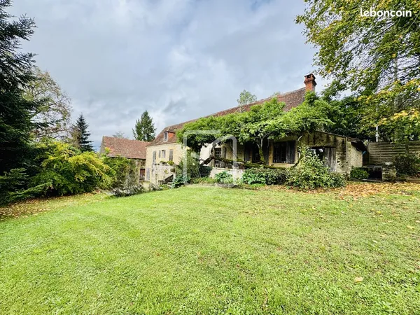 Propriété 8 pièces 276 m² 