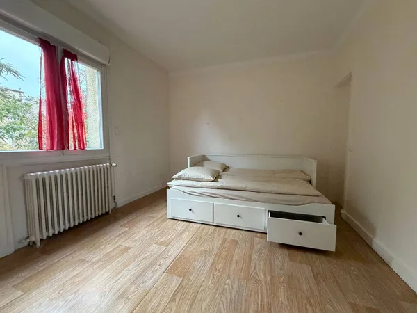 Studio 1 pièce 29 m² 