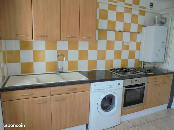Locatioon t3 69 m2 + garage + cave les cezeaux .63000 clermont - ferrand 