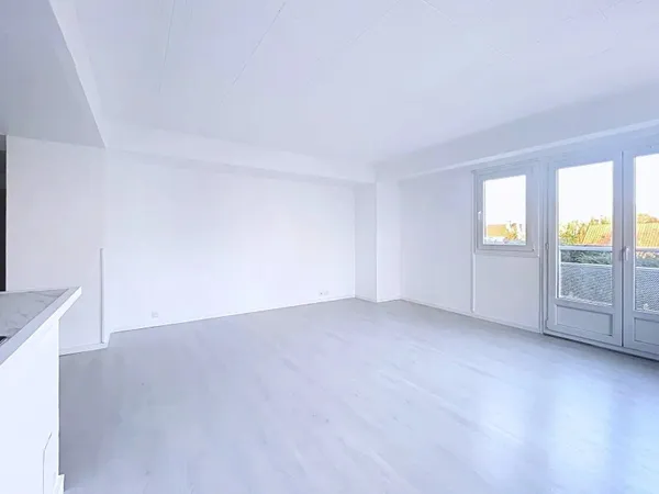 Appartement 4 pièces Parking et Cave Boussy Saint Antoine 