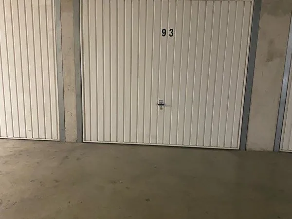 Particulier vend box garage double les allées de maillane proximité hôpital st joseph 