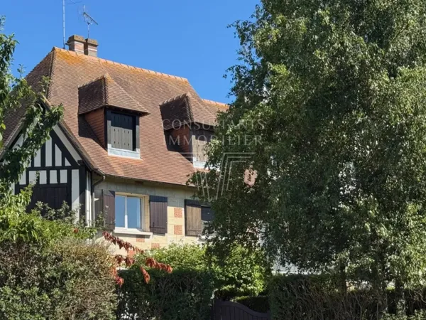 MAISON DE VILLE DE 5 PIECES AVEC TERRASSE DEAUVILLE 