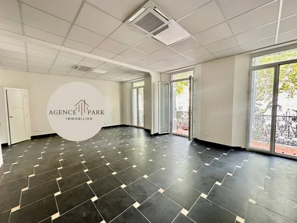 Local professionnel 59 m² 