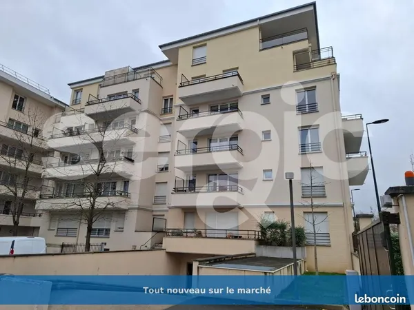 Studio 1 pièce 32 m² 