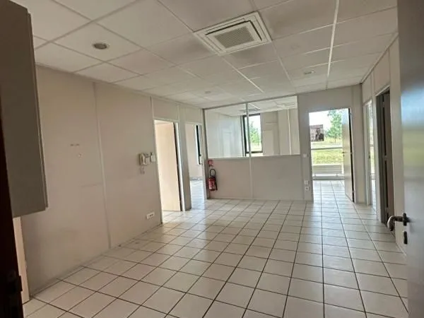 Bureaux 111 m² 