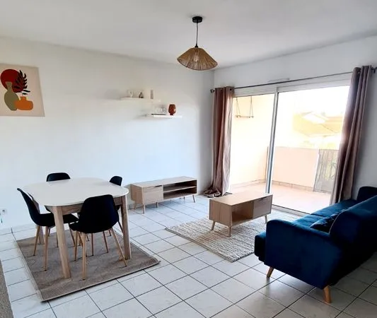 T2 meublé 49 m² avec terrasse et parking 
