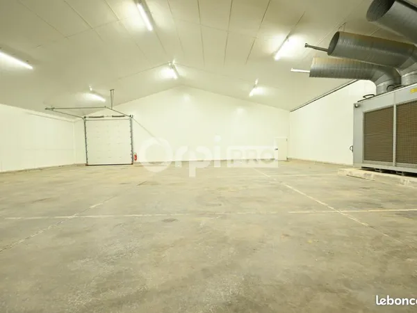 Local d'activité 400 m² 